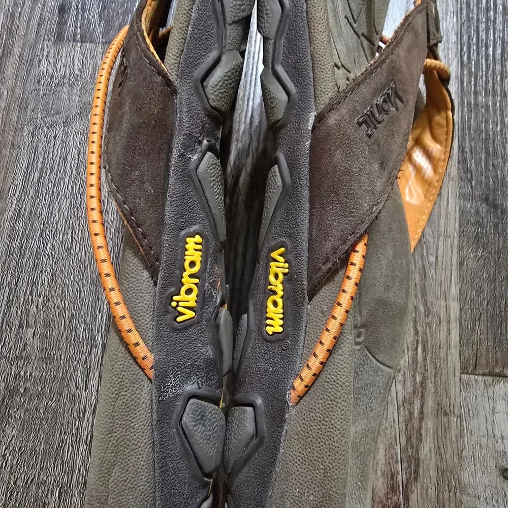 Vionic Cascade Sandals Womens Size 7 Brown Orange Orthaheel Vibram Active Thong